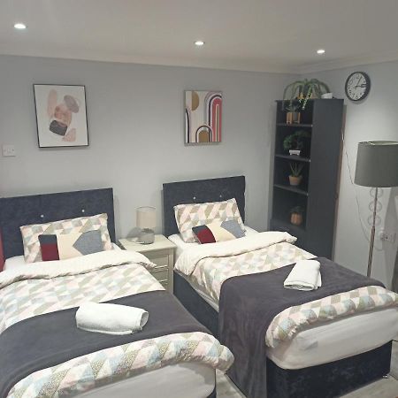 Homey Studio In Newport Perfect For Couples & Travelers Exterior foto