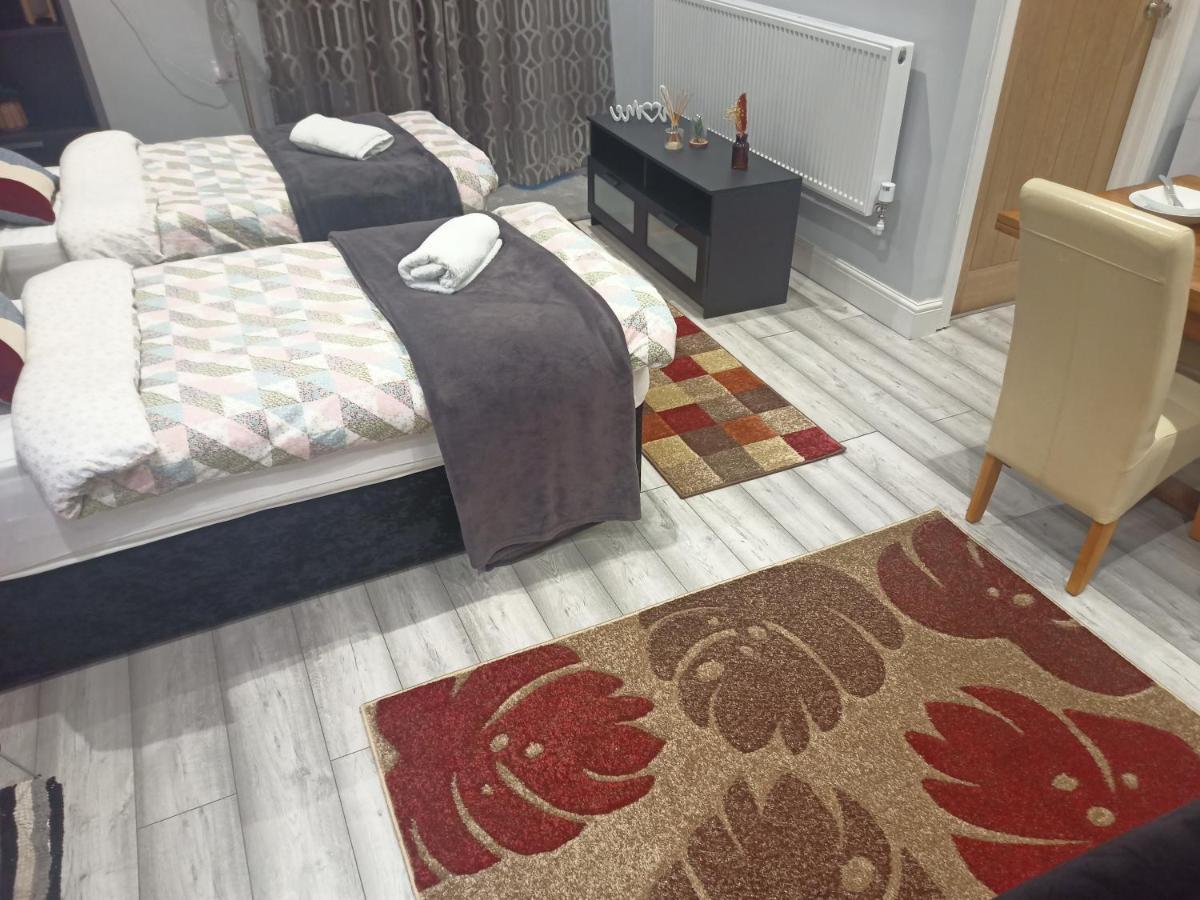 Homey Studio In Newport Perfect For Couples & Travelers Exterior foto